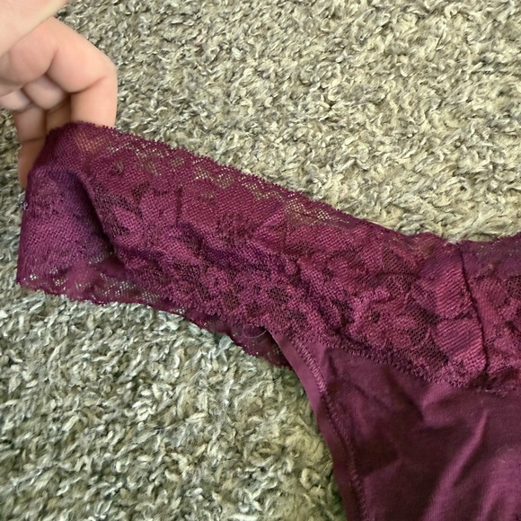 🏷️NWT Victoria’s Secret Lace Trim Burgundy Thong size XL - Picture 2 of 3